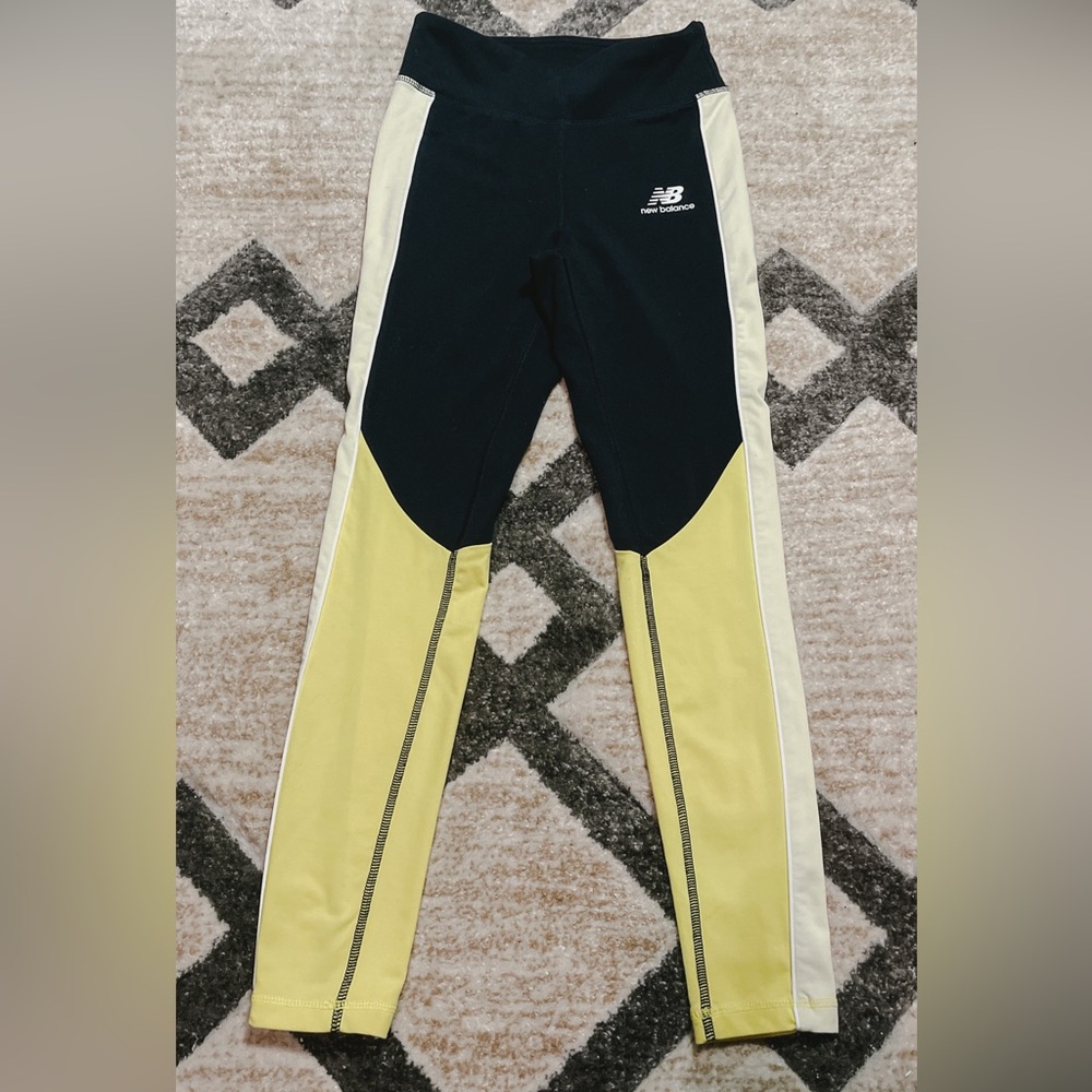 New balance small navy and yellow like new athletic leggings